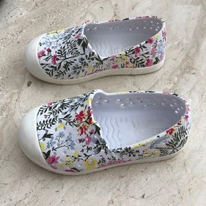 Old Navy Toddler Size 6 Slip Ons